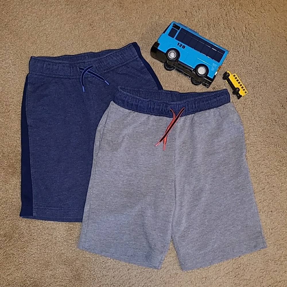 🛍 Cat & Jack boys shorts lot - size Medium 8/10